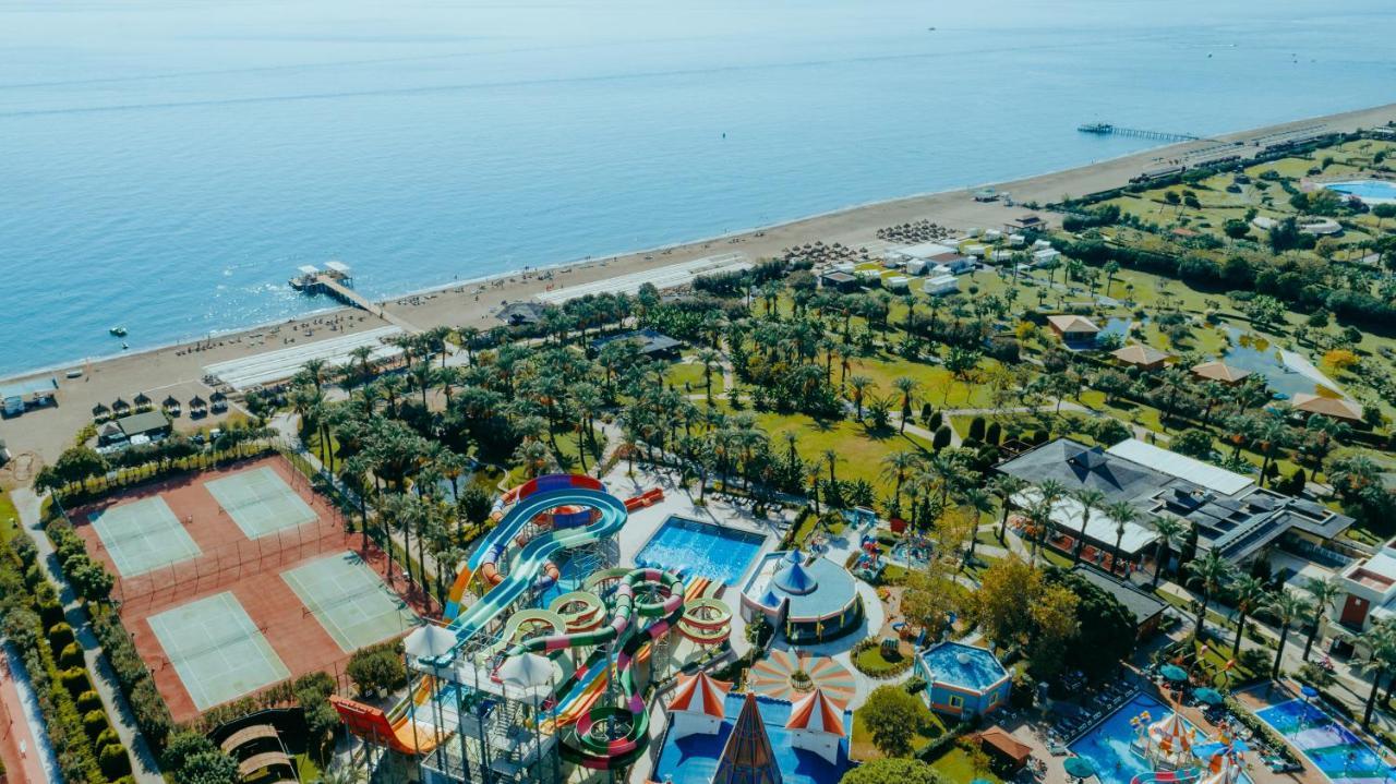 Ic Hotels Green Palace - Kids Concept Antalya Kültér fotó Aerial view of the water park