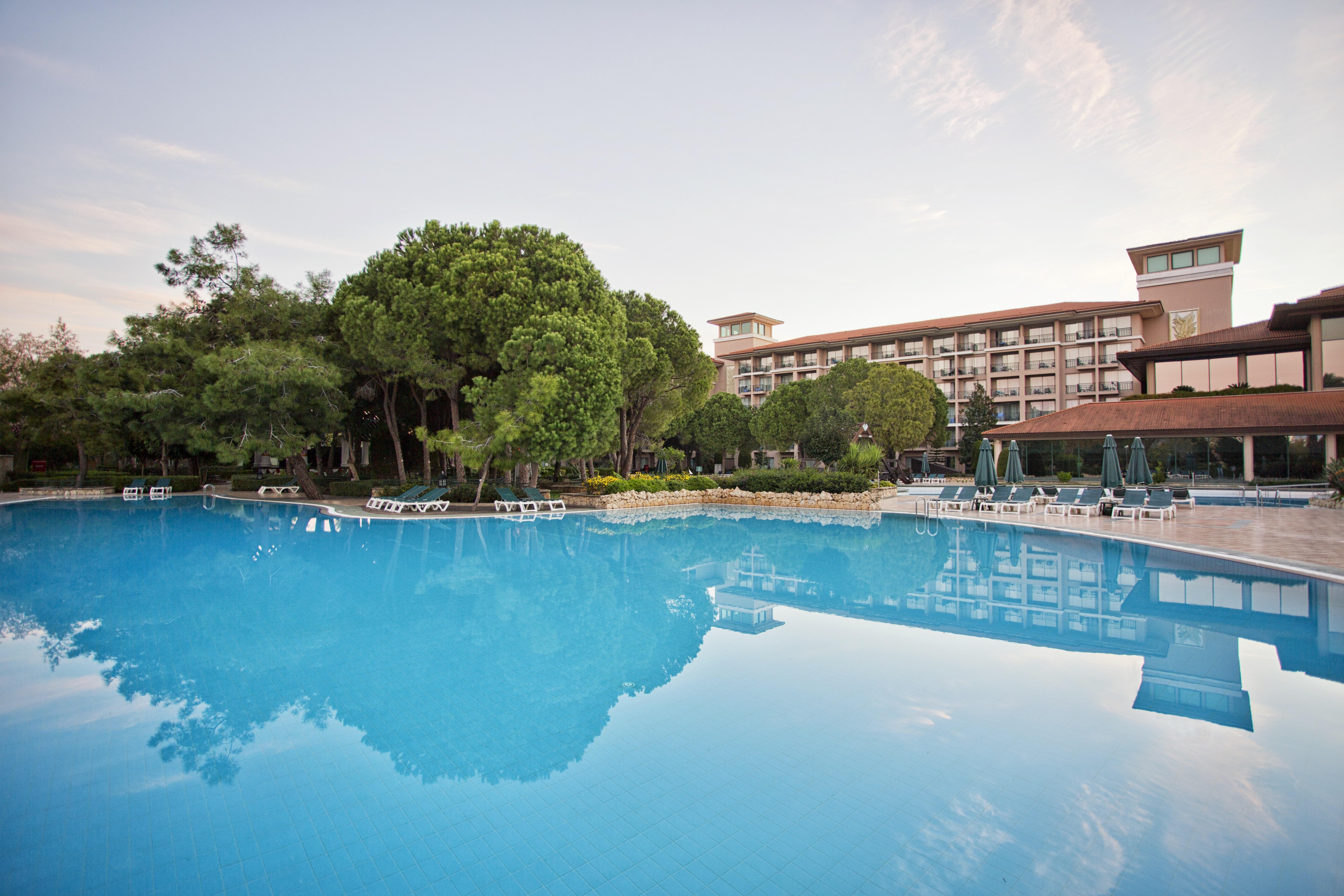 Ic Hotels Green Palace - Kids Concept Antalya Kültér fotó The swimming pool at the hotel