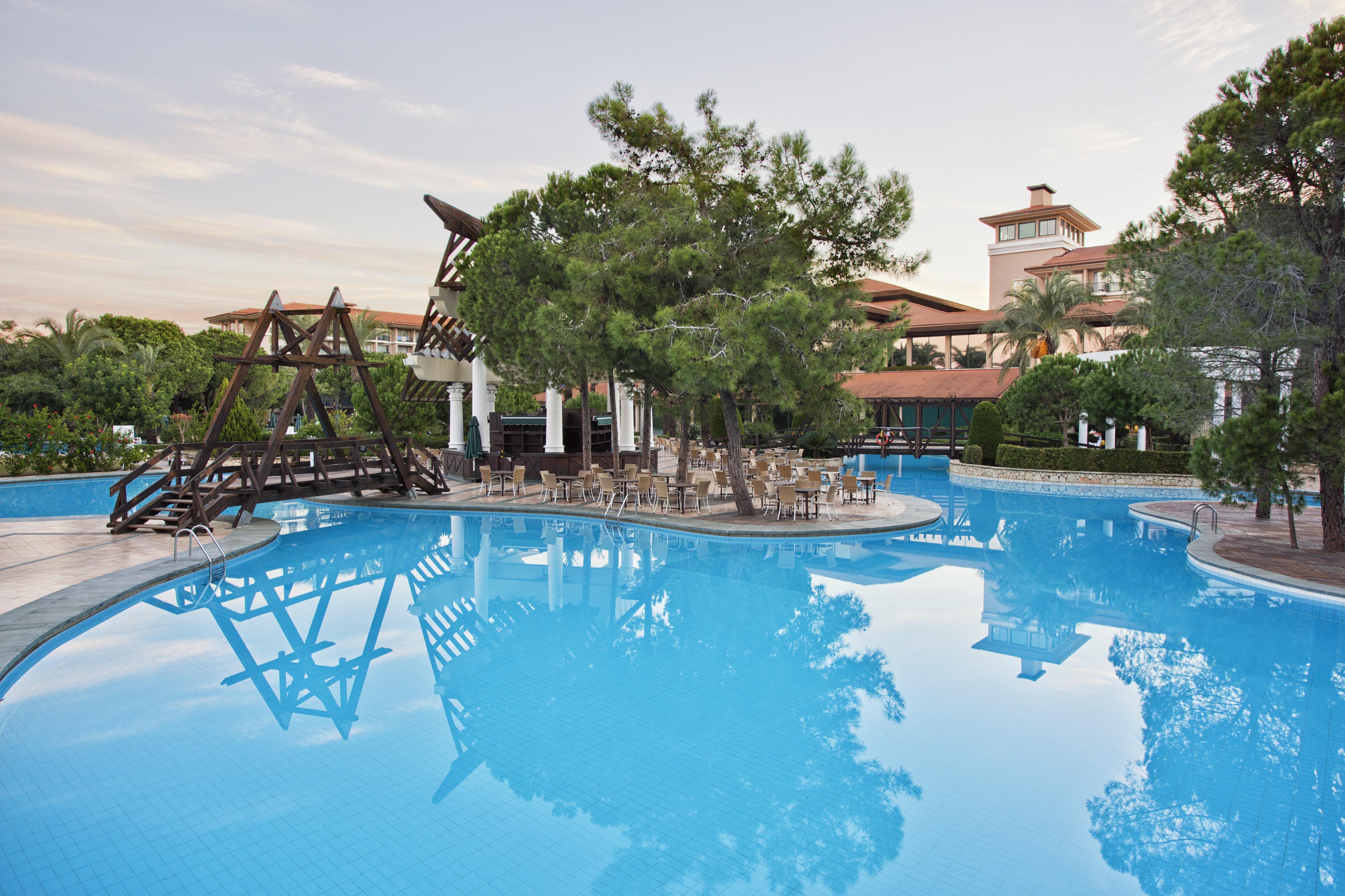 Ic Hotels Green Palace - Kids Concept Antalya Kültér fotó Pool at the Sheraton Nha Trang Hotel & Spa Resort